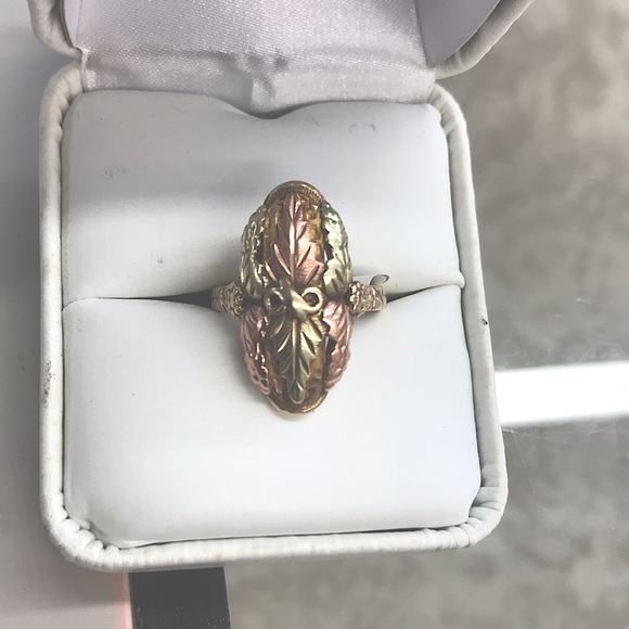 Jewelry - 417890 10k Black hills gold Elegant Gold and Pink Leaf Ring